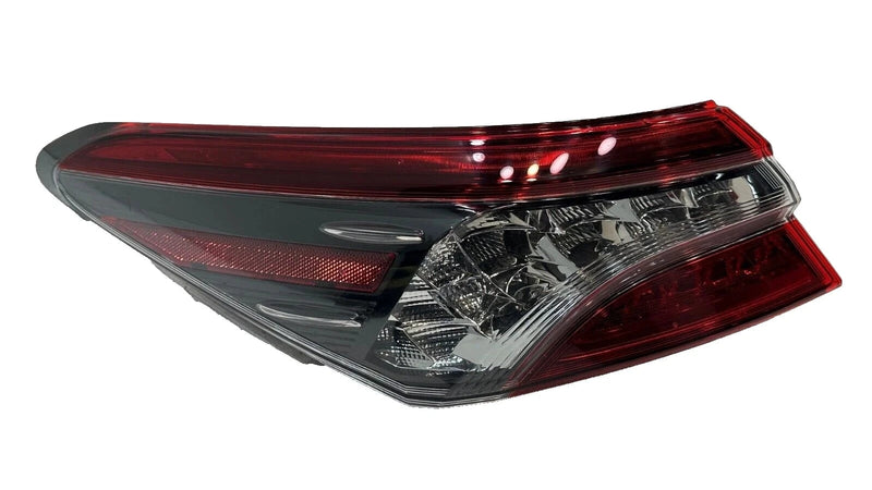 8156006A20 Genuine Toyota Rear Combination Lamp For Camry 3.5L