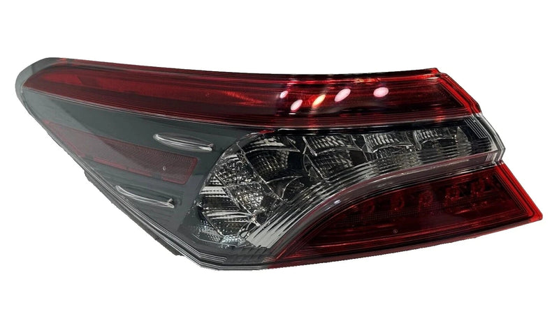 8156006A20 Genuine Toyota Rear Combination Lamp For Camry 3.5L