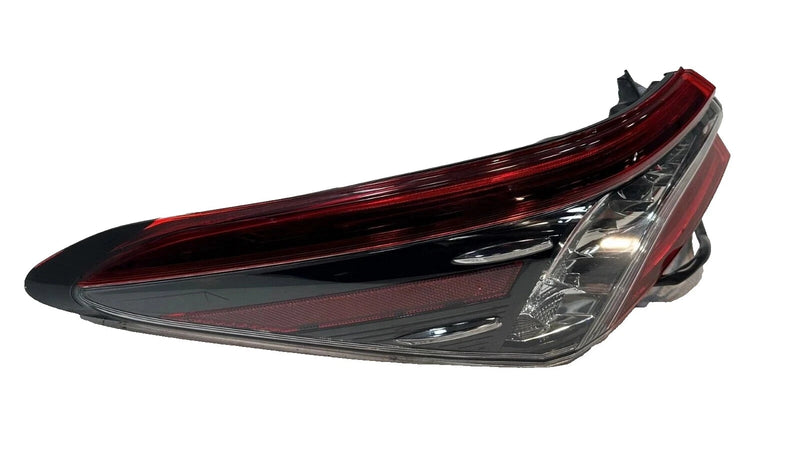 8156006A20 Genuine Toyota Rear Combination Lamp For Camry 3.5L