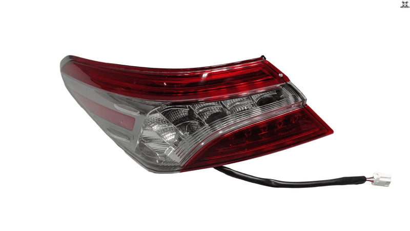 8156006720 Genuine Toyota Driver Side Tail Lamp Assembly For 2018-2021 Camry